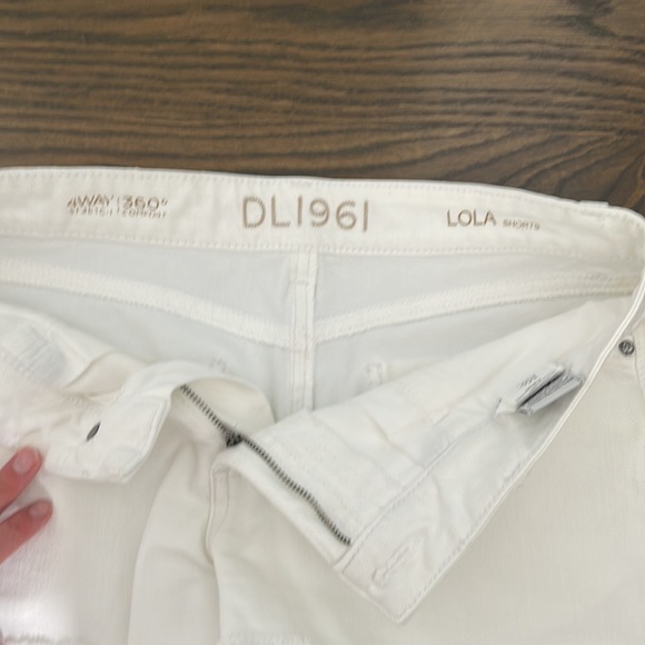 DL1961 white denim shorts - Picture 2 of 3